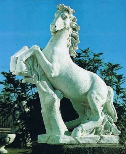 Gartenfigur Aufbäumendes Pferd "Papini"