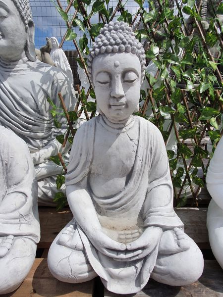 Gartenfigur Buddha, M, verschiedene Farben