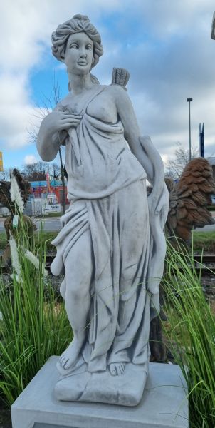 Gartenfigur Jägerin "Diana", antik grau