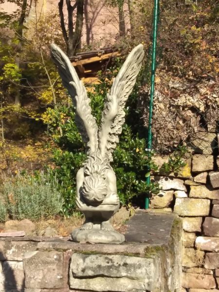 Gartenfigur Hockende Engelfrau "RACHEL", Steinguss - Original von Vidroflor