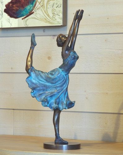 Bronzefigur Tänzerin