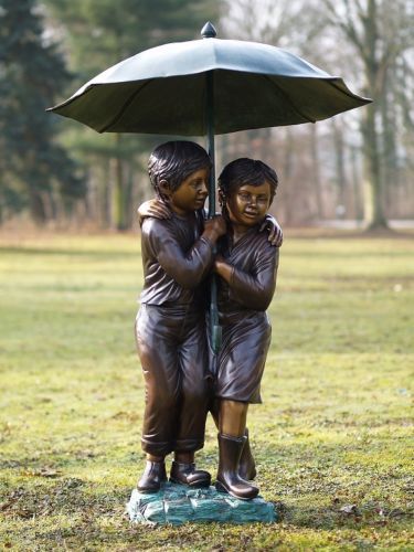Bronzefigur Zwei Kinder Regenschirm