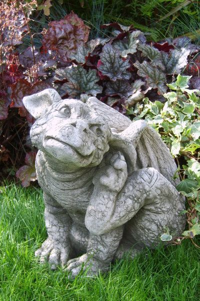 Gartenfigur Drache "AIDEN", kratzend, © by Fiona Scott - Original von Vidroflor
