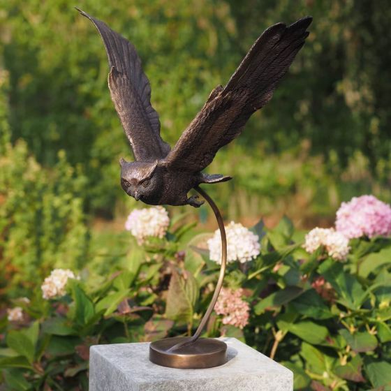 Bronzefigur fliegende Eule 2
