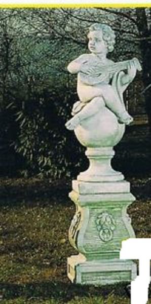 Gartenfigur Junge auf Kugel (mit Sockel) "Mandola Su Sfera" Made in Italy