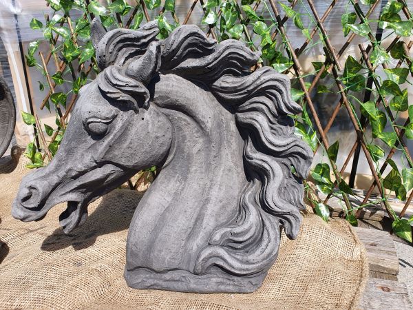 Gartenfigur Büste Pferdekopf