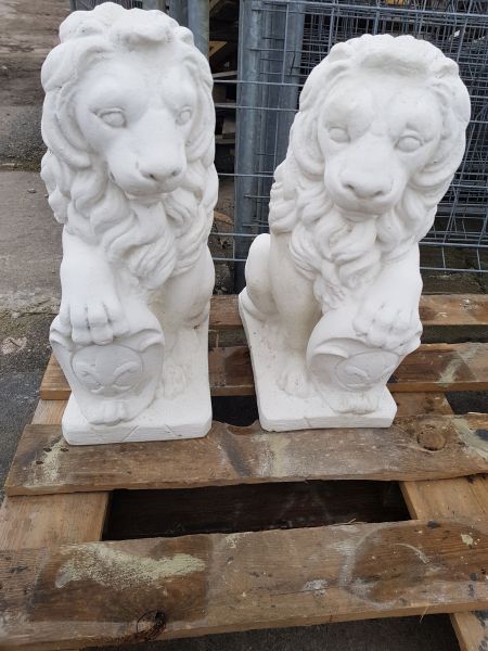 Gartenfigur Löwen Set mit Wappen MADE IN ITALY