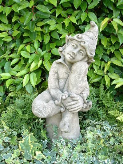 Gartenfigur "JENNY", Elfe träumend, © by Fiona Scott - Original von Vidroflor