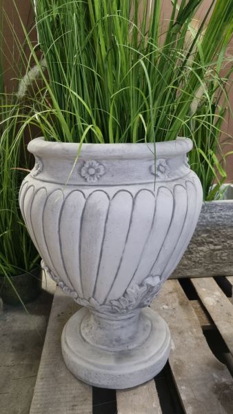 Pflanzgefäß, Vase mit Blumenemblem, antik grau