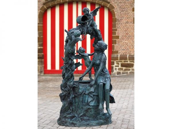 Brunnen Frau und Engel am Wasserbrunnen aus Bronze